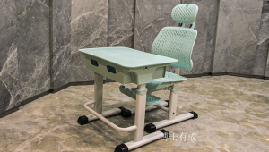 产品图片：家具企业博士有成办公家具产品名称《现代可升降课桌椅》议价